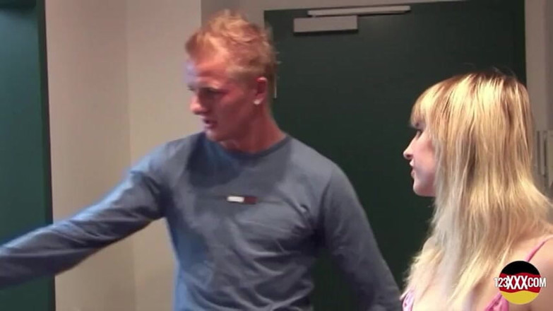 123XXX - 100% Amateurs: Sweet Blond Babe Knows How to Suck This Huge Dick