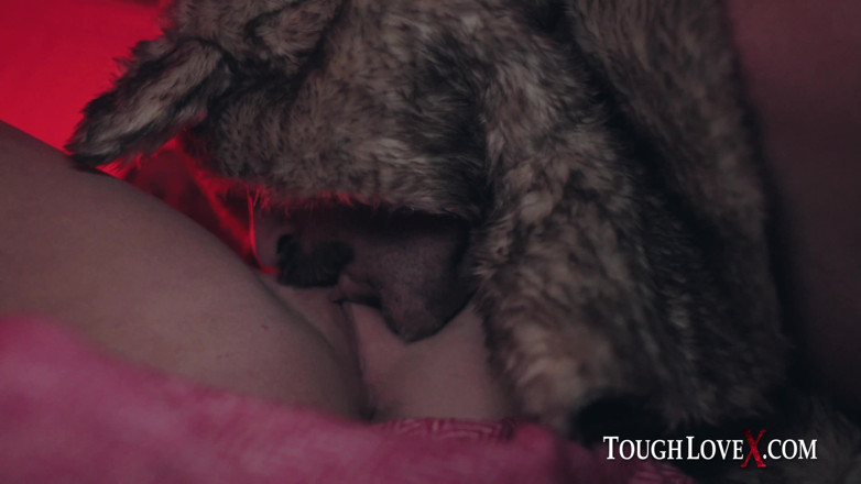ToughLoveX: TOUGHLOVex - il cappuccetto rosso Scarlett Mae incontra Werestud