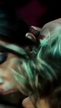 Lezley Zen, Isabel Ice ve Sahara Knite havuz gecesini tutkulu bir dörtlüye dönüştürüyor