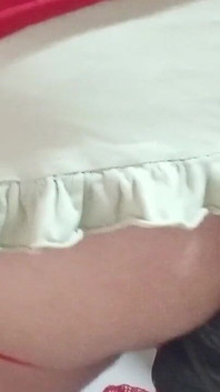 ฉันร้อนมากเลย ใส่กระโปรงสั้นที่ปกปิดอะไรไม่ได้เลย