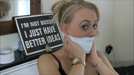 Selfgags classic: Carleyelle: परिहास तंग होने के लिए होती हैं!