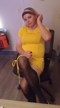Gurl in Yellow