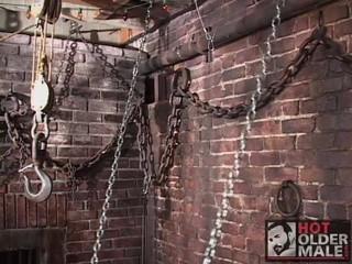 Pantheon men: कालकोठरी और डैडी: चमड़े की समूह चुदाई