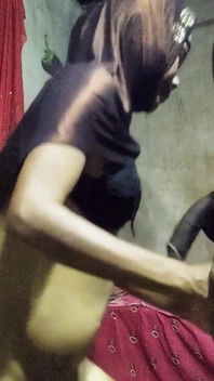 Meree Padosi Bhabhi Laura Ka Pani Khane Ke Liye Betaab Hai, Vah Aakhiree Boond Tak Choosatee Hai.