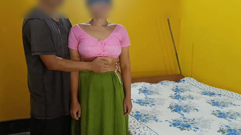 Namita: Desi indická sexy bhabhi virální sex video s manželovým přítelem...