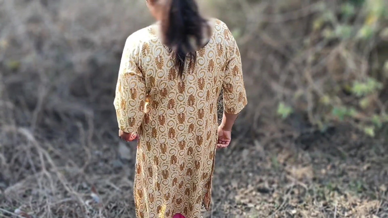 Fuckkkker: Inocent Bhatiji Ki Jungle Me Chudai, nevlastní otec šuká její nevlastní...