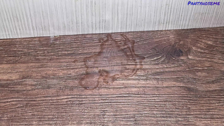 Pantyhose me porn videos: Nerd mora in mini abito rosso, collant neri brama il...