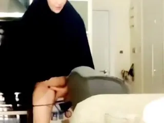 Mistressrola: An Arab Boy Fucks Step- Mother Because He's Still Learn...
