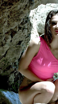 Susy Gala Susi Gala Peeing at the Beach