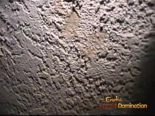 Erotic Female Domination: Nádherná blonďatá zlatíčko je tvrdě přibita masivním strašákem