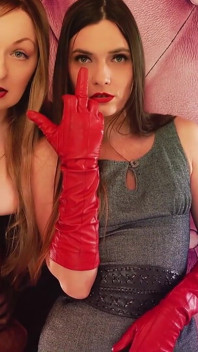 Femdom pov: sissification, vuile praat, sph, CEI, Joi. Arya Grander en meesteres priester