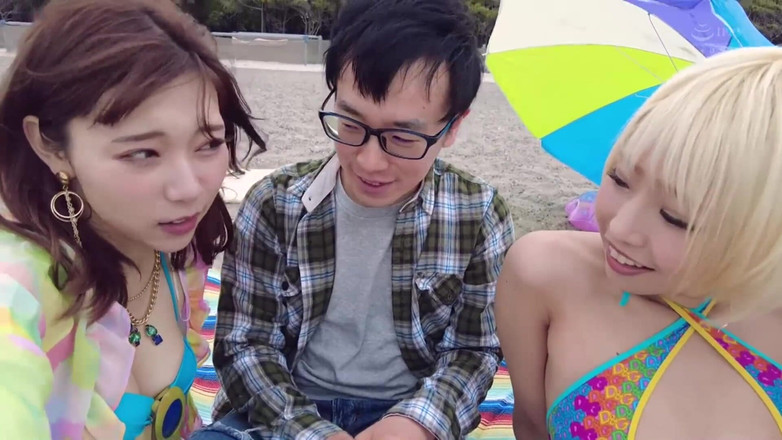 Smooth Time: Zwei super aktive schlampen versuchen, jeden letzten tropfen deines spermas...