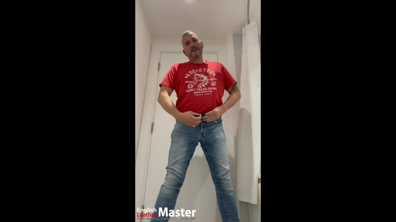EnglishLeathermaster: 25 Minuten mehrere Pisse-Videos von ungeschnittenem papi
