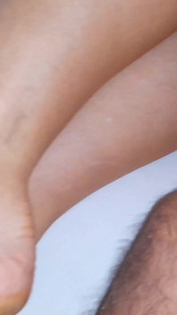 Amateur rubia madura disfruta de la adoración de pies y el sexo por detrás