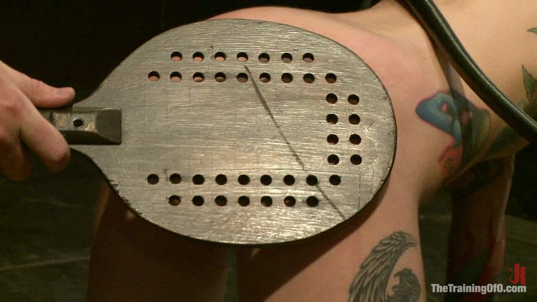 The Training of O by Kink: Examen final -albastru și roșu