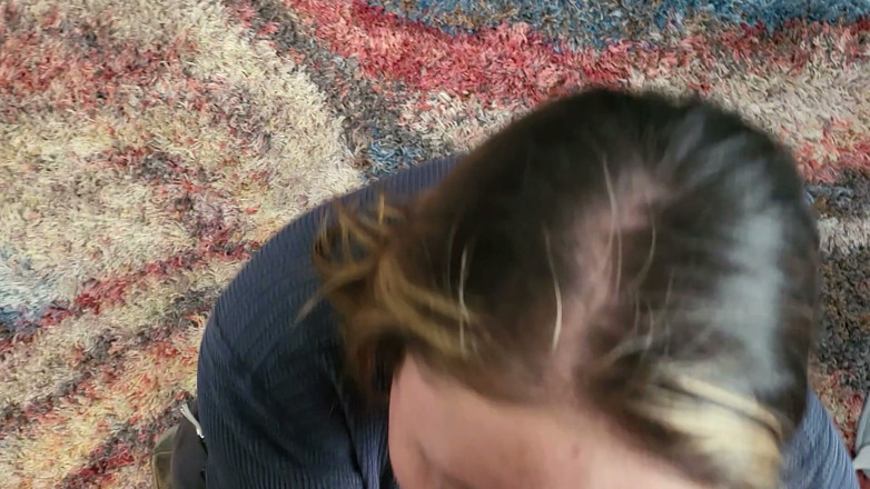 Biglefty10: Giving Blowjobs Makes Her Cum Again and Again