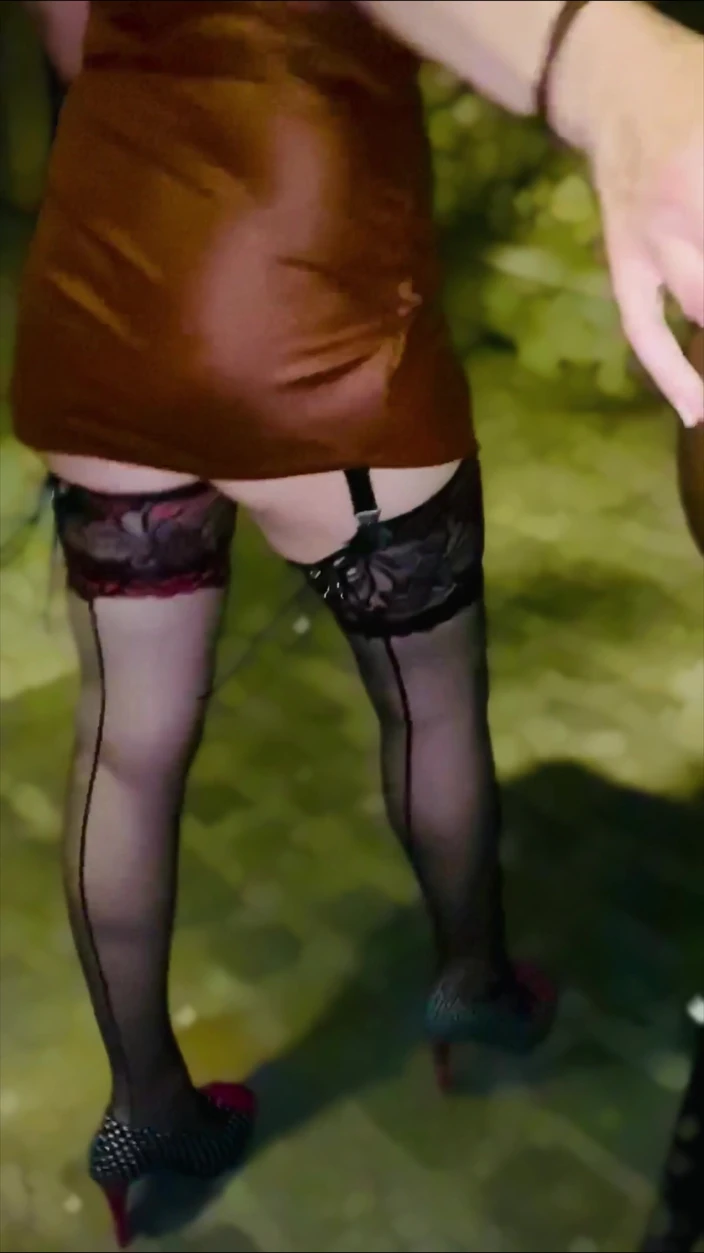 Lady Oups: Lady Oups Flashing in Paris