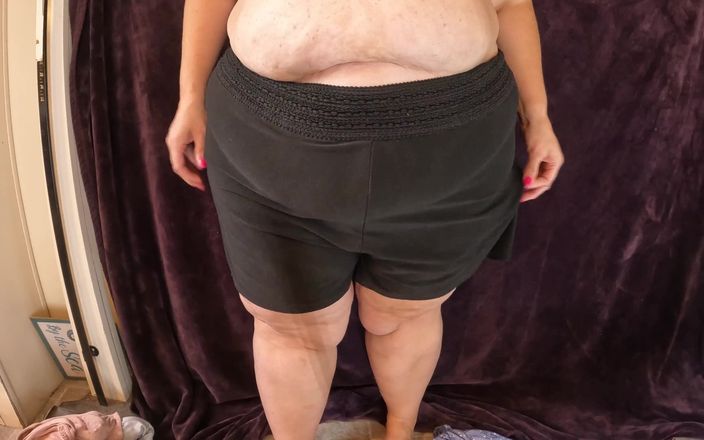 FluffyCloudDDD: Un short et un soutien-gorge essayent
