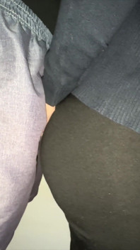 Ragazza Tettona Brancola Il Pene Di Uno Sconosciuto