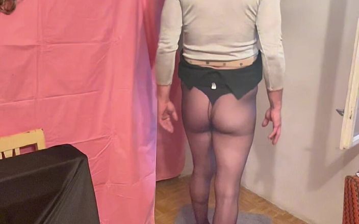 Laura Luiscz: 시시 크로스드레서 고양이 산책 훈련