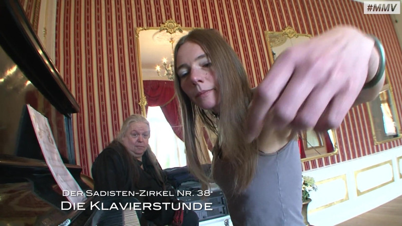 Absolute BDSM: BDSM tedesco- schiava squirt anale