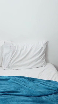 Trans Vrouw Wordt Anaal Geneukt Met Tuigje Door Twee Zeer Hitsige Lesbiennes