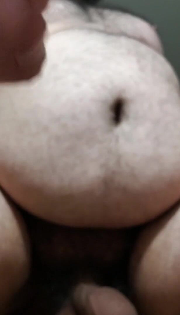 Chunky Belly Boy: Gioca con la pancia e le tette