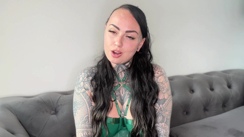 Miss Valentina: Kadın kılıklı kadın kılıklı erkek arkadaş