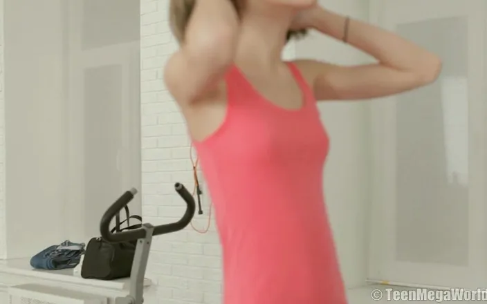 Teen Mega World: Cute Daniela