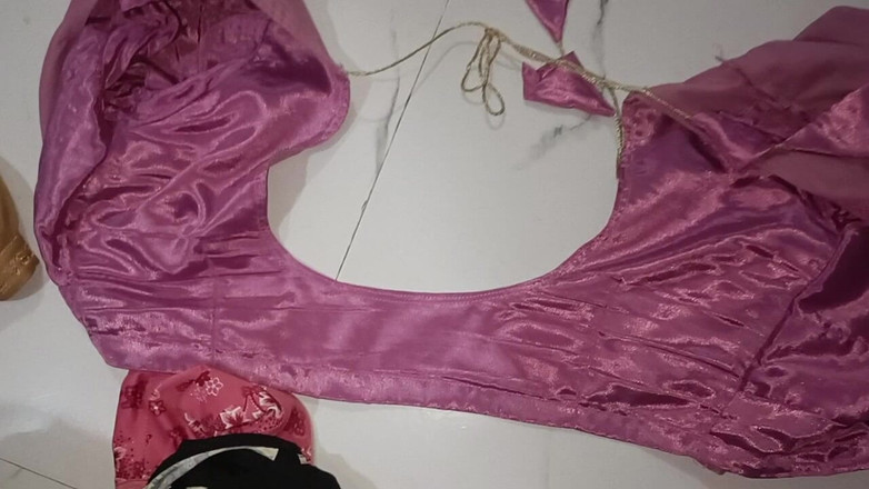 LovedSunsine1990: Jangia và Choli của vợ tôi