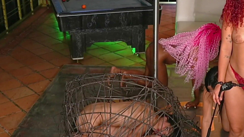 Good Girls Mansion: Dikunci mereka melakukan semua jenis perkara kepadanya (fetishes) ggmansion