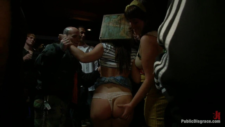 Public Disgrace by Kink: Bữa tiệc crashers