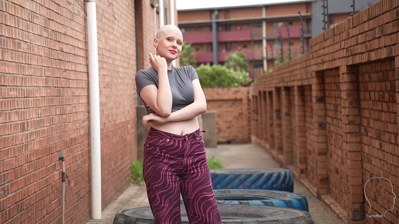 Euro Bald: Layla