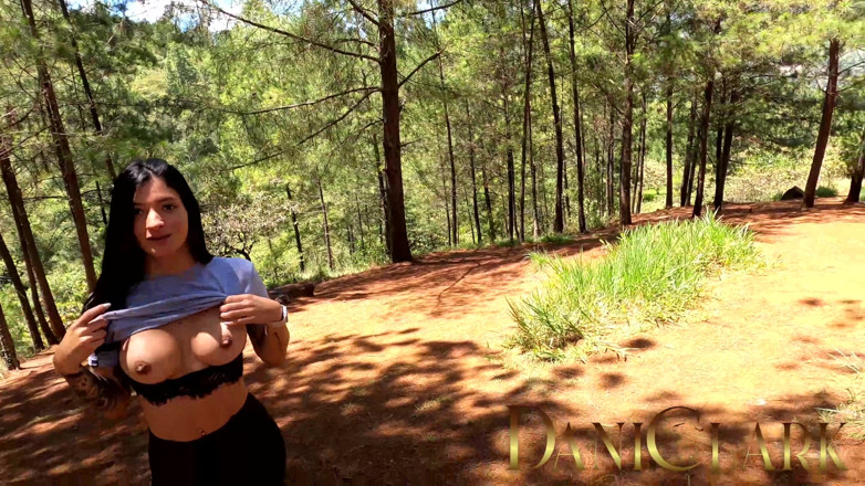 DaniClark: Um oral da minha namorada na floresta