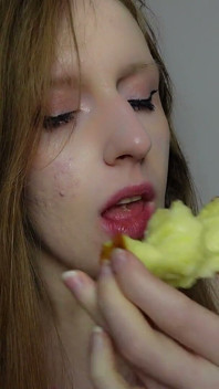 Asmr Comiendo Manzana Desnuda