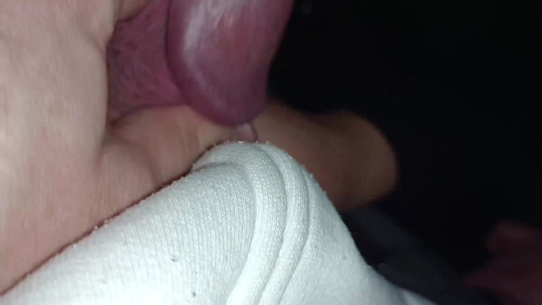 Mike Vonberg: 무슬림 기혼 창녀가 주차장에서 연인의 성기를 빨고 그의 정액을 삼켰다.