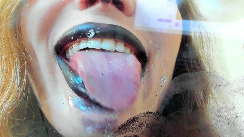 Rarible Diamond: Black lipstick marks and french kiss