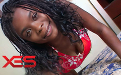 Xes Network: बड़े प्राकृतिक स्तनों वाली पहली बार 19 साल की काली लड़की एकल हस्तमैथुन वीडियो में अपनी चूत के साथ खेलती है