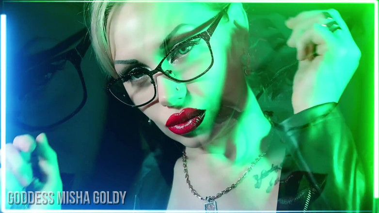 Goddess Misha Goldy: ¡Pierde en mis hermosos labios en trance de adoración!