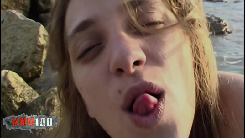 MMM100: Val Photo Session u moře s Val, francouzská Libertine