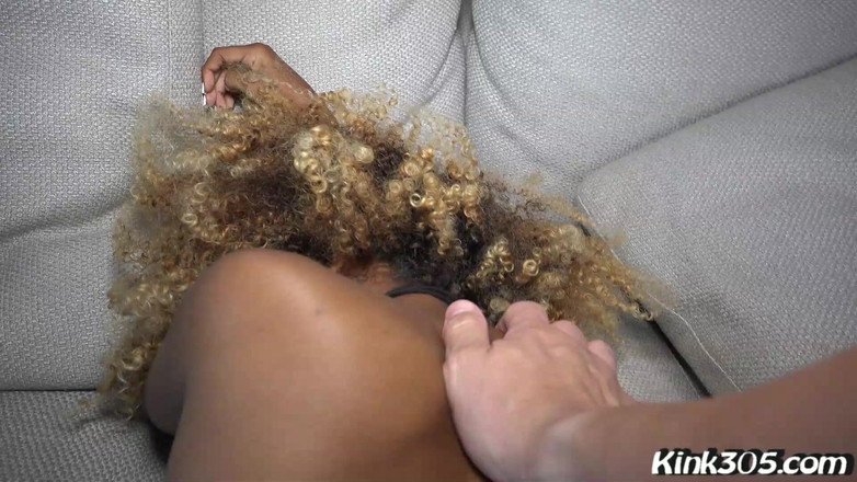 Alex Ace 305: Кікі отримує кремпай