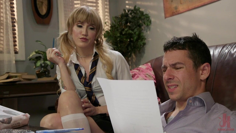 Kink TS: Le tuteur : Lena Kelly apprend à Corbin Dallas à gérer la bite...