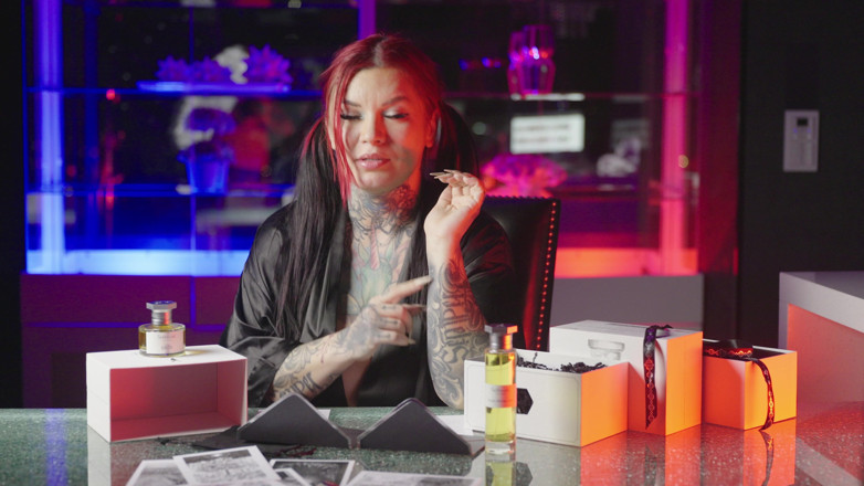 Sabien Demonia: Sfw- unboxing di profumo di niche e prova dell'odore