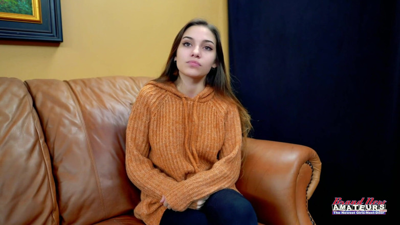 Brand New Amateurs: Moja cutie coed friend oszukuje Kataljna Kittin cipki do cipki...