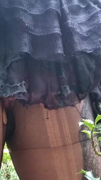 Gadis Goth Dalam Nilon Bermain Dengan Kemaluannya