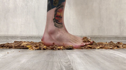 Footmodel Valery: Tetovaná dívka drtí Royl Burgers