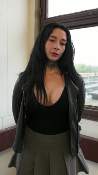 독일 스카우트 - 캐스팅에서 혀를 갈라놓았던 독일의 거유와 엉덩이 문신 모델 Lena Desire