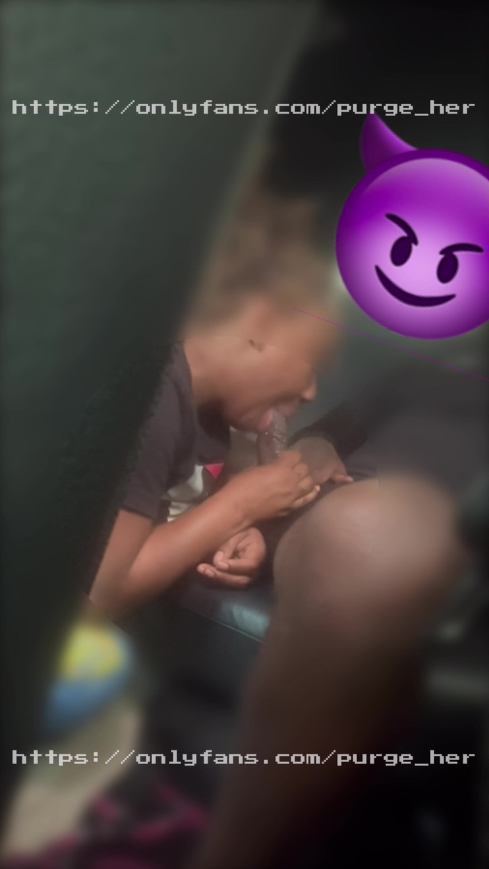 Purge_her: Große Lippen Tränkten Mich Auf Dem Rücksitz