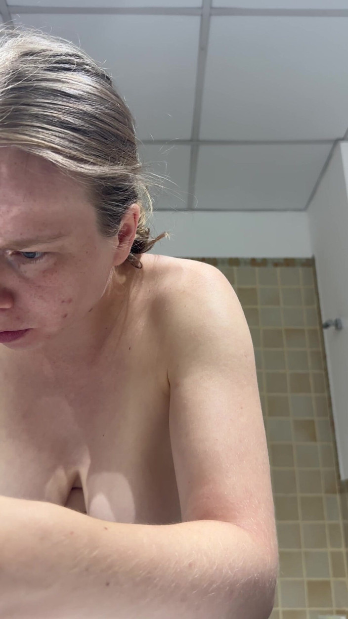 SweetLucy96: Teen Putzt Zähne Und Macht Ihre Retainer Rein