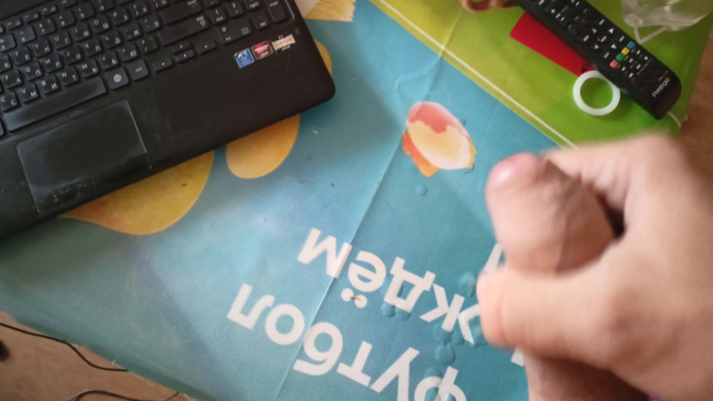 ArchiRusik: Cum en la mesa del comedor cum! ¿Quién quiere comer, lame...